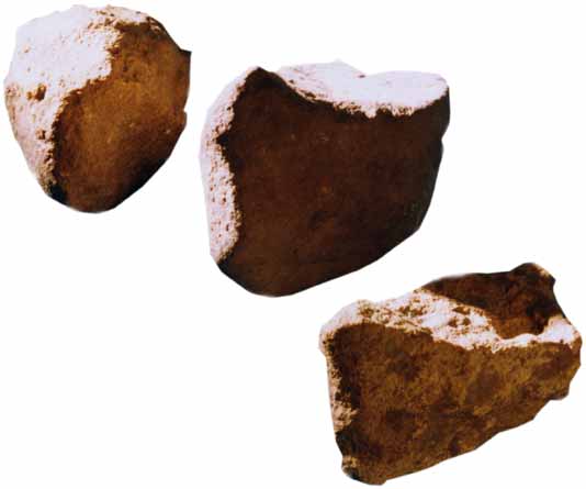 3 Boote
links 13,5 cm, Quarzit
mitte 12,5 cm Sandstein
rechts 11,2 cm Lehmstein mit Wuestenlack und Einsitzloch